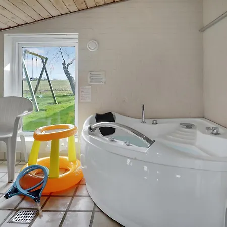 度假居 Gorgeous In Bogense With Indoor Swimming Pool *
